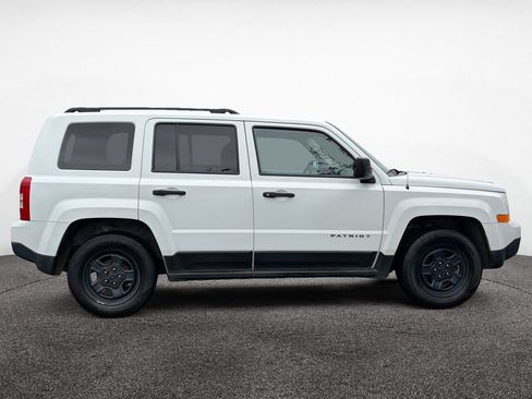 Used 2016 Jeep Patriot Sport image 6