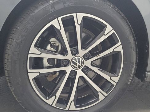 Used 2025 Volkswagen Jetta Sport FWD image 31