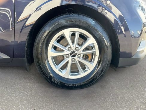 Used 2023 Kia Carnival LX FWD image 31