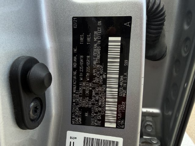 Used 2021 Toyota Highlander LE FWD image 29
