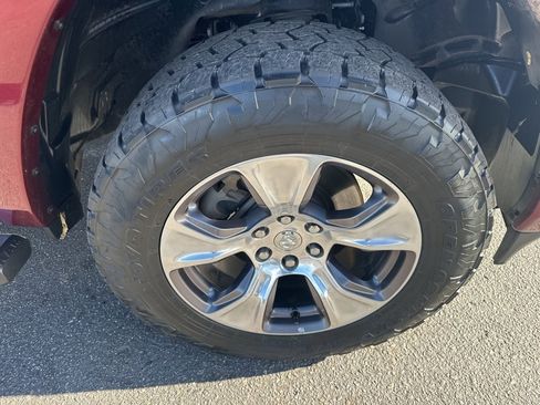 Used 2019 RAM 1500 Laramie image 37