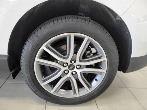 Used 2024 Ford Edge Titanium w/ Equipment Group 301A AWD/4WD image 7