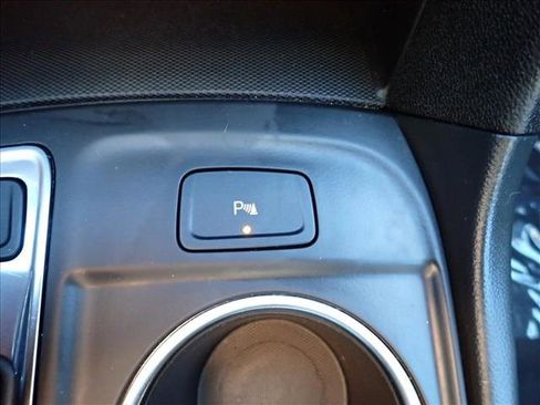 Used 2024 Chevrolet Equinox LT image 19