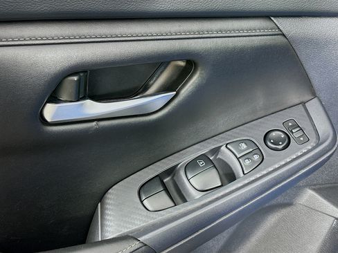 Used 2024 Nissan Sentra SV FWD image 15