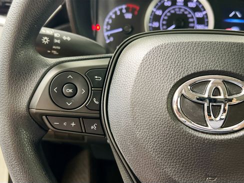 Used 2021 Toyota Corolla LE FWD image 18