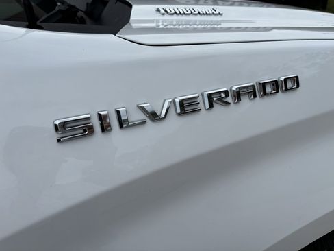 Used 2024 Chevrolet Silverado 1500 Custom image 9
