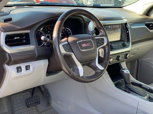 Used 2018 GMC Acadia SLT w/ LPO, Floor Liner Package image 10