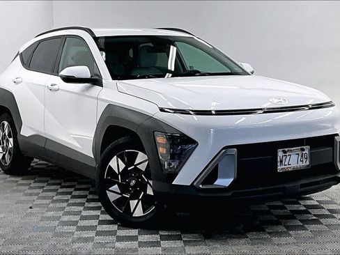 Used 2025 Hyundai Kona SEL FWD image 11