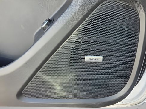 Used 2023 Chevrolet Traverse Premier image 29