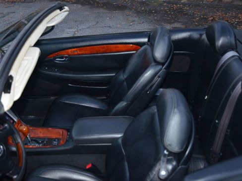 Used 2005 Lexus SC 430 Convertible w/ Preferred Accessory Pkg image 38