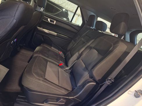 Used 2022 Ford Explorer XLT w/ Class IV Trailer Tow Package AWD/4WD image 7