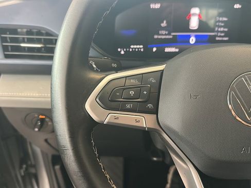 Certified 2024 Volkswagen Taos SE FWD image 25