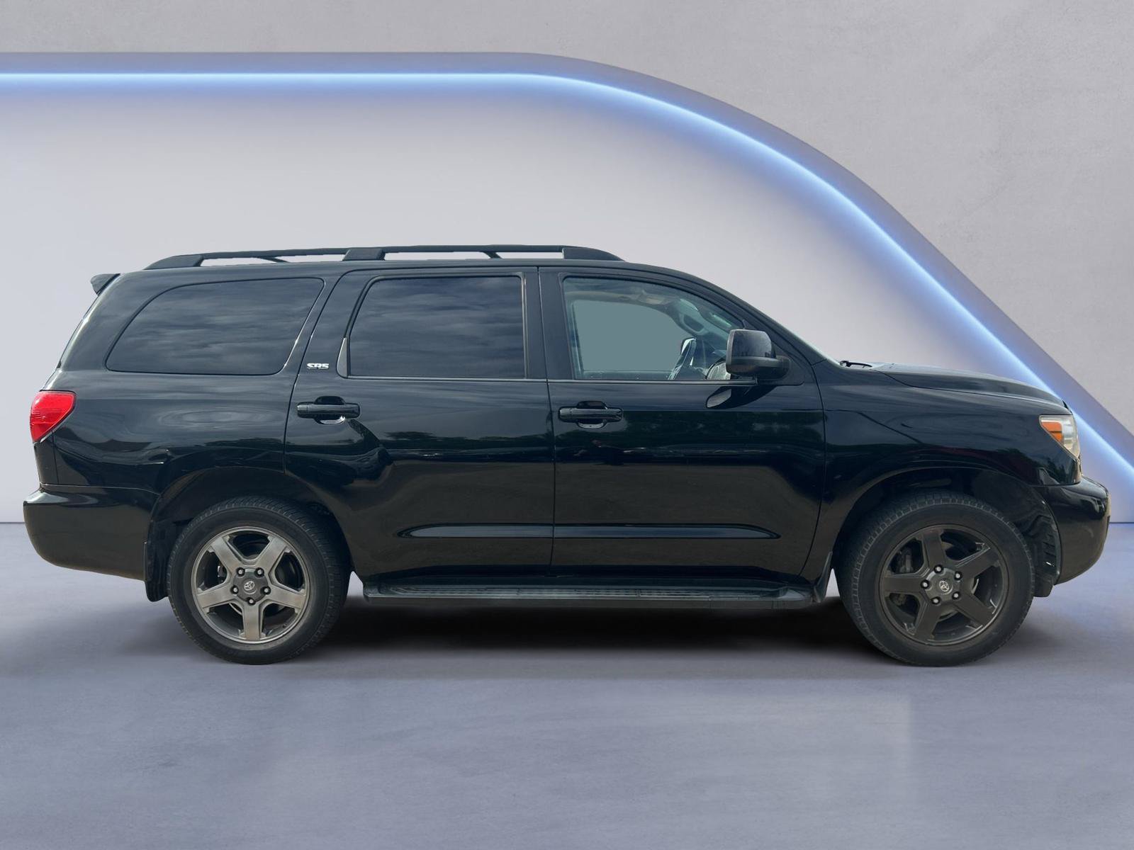 Used 2014 Toyota Sequoia SR5 w/ Sport Appearance Package RWD image 2
