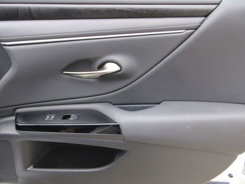 Used 2025 Lexus ES 350 w/ Premium Package image 23