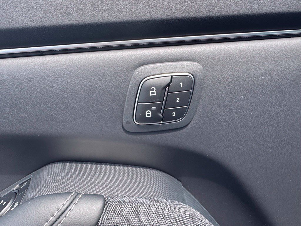 Used 2025 Ford Mustang Mach-E Premium RWD image 24
