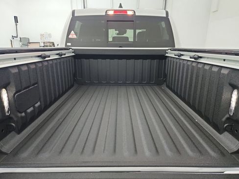 New 2026 RAM 1500 Laramie AWD/4WD image 31