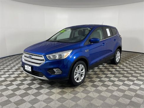 Used 2017 Ford Escape SE image 1
