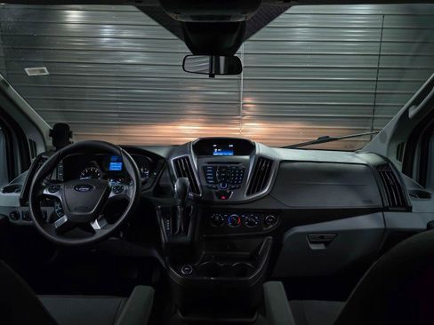 Used 2018 Ford Transit 350 XLT image 14