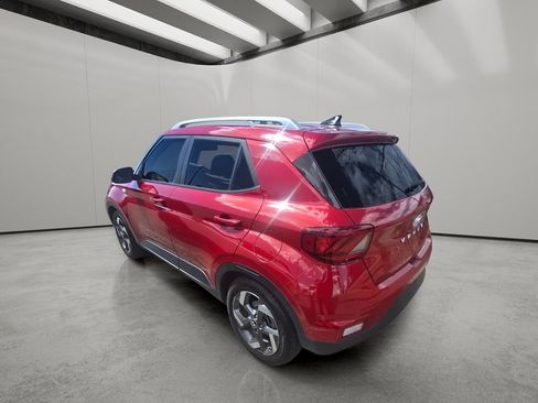 Used 2022 Hyundai Venue Limited w/ Cargo Package image 3