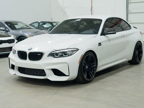 Used 2018 BMW M2 image 3