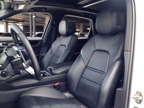 Certified 2021 Porsche Cayenne AWD/4WD image 5