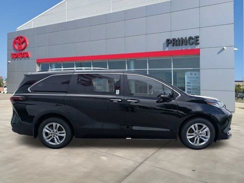 New 2026 Toyota Sienna Limited FWD image 3