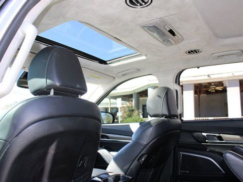 Used 2022 Kia Telluride SX w/ SX Prestige Package image 32