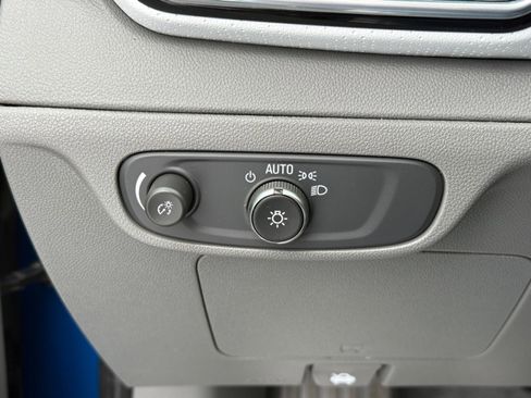 Used 2023 Chevrolet Bolt EUV Premier w/ Sun & Sound Package image 42