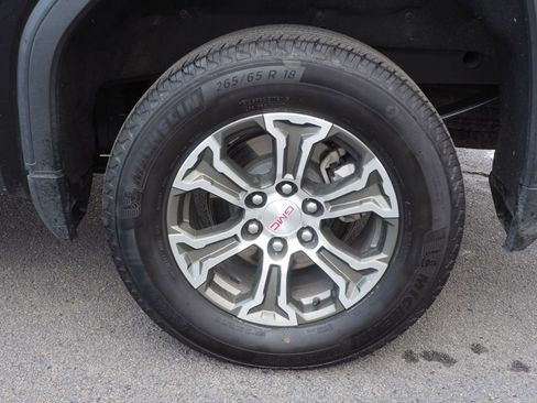 Used 2025 GMC Sierra 1500 SLT AWD/4WD image 8