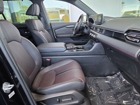 Used 2025 Honda Pilot Black Edition image 21