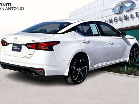 Used 2025 Nissan Altima 2.5 SR AWD/4WD image 2