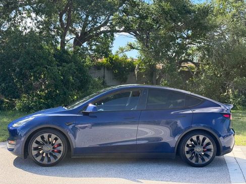 Used 2020 Tesla Model Y Long Range image 2