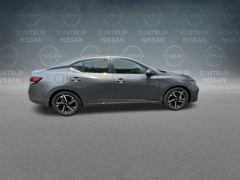 Used 2025 Nissan Sentra SV w/ Trunk Package image 9