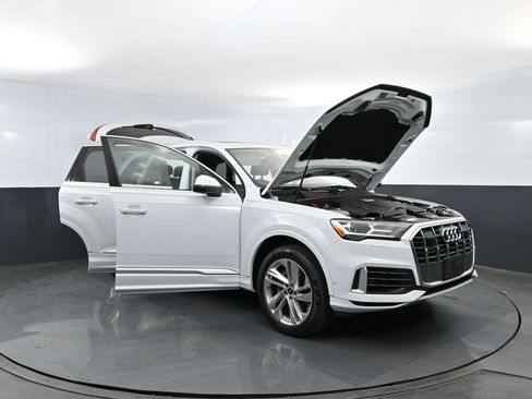 Used 2022 Audi Q7 3.0T Premium Plus w/ Premium Plus Package AWD/4WD image 28