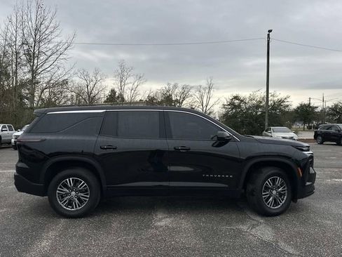Used 2024 Chevrolet Traverse LS image 6