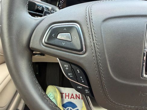 Used 2020 Lincoln MKZ FWD image 34