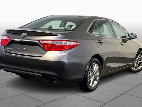 Used 2016 Toyota Camry SE image 12