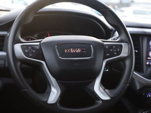 Certified 2023 GMC Acadia SLE w/ Driver Convenience Package image 23