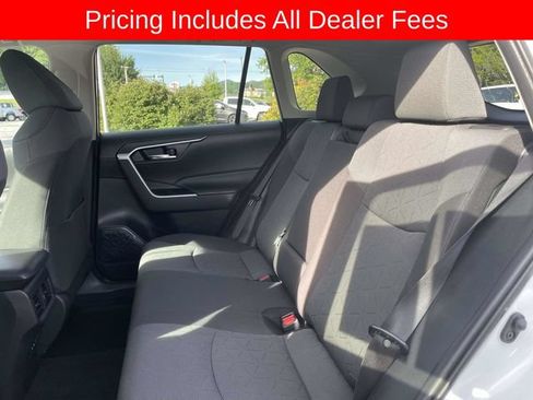 Used 2024 Toyota RAV4 XLE AWD/4WD image 16