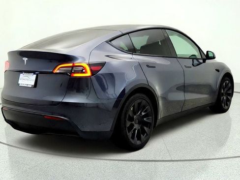 Used 2023 Tesla Model Y Long Range AWD/4WD image 5