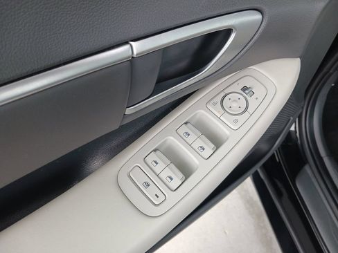 Used 2025 Hyundai Sonata SEL FWD image 30