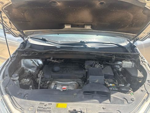 Used 2017 Toyota Highlander LE FWD image 38
