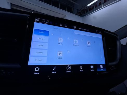 Used 2024 Chrysler Pacifica Touring-L image 25