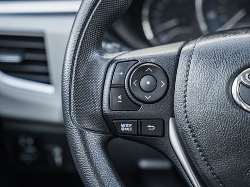 Used 2015 Toyota Corolla LE image 24