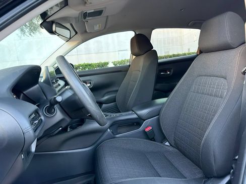 Used 2023 Honda HR-V LX image 6
