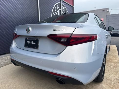 Used 2023 Alfa Romeo Giulia Ti AWD/4WD image 7