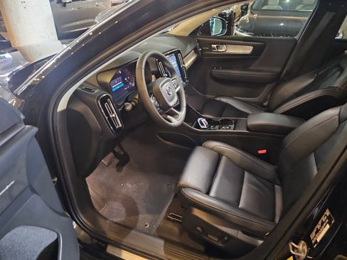 Certified 2024 Volvo XC40 B5 Plus w/ Protection Package Premier AWD/4WD image 16