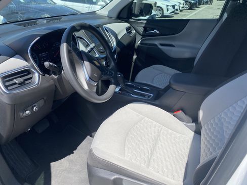 Used 2018 Chevrolet Equinox LS FWD image 11