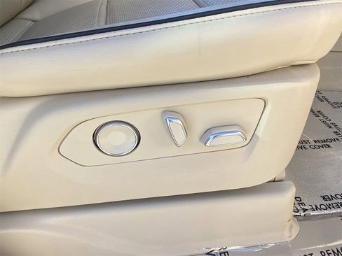 Used 2024 Cadillac Escalade Premium Luxury w/ Performance Package image 12