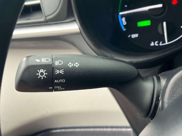 Used 2024 Toyota Sienna LE FWD image 27
